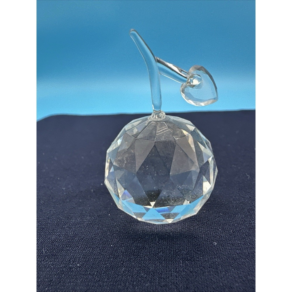 Faceted Clear Crystal Apple Figurine with Heart Shaped Leaf Glass Art Decor - Picture 2 of 7